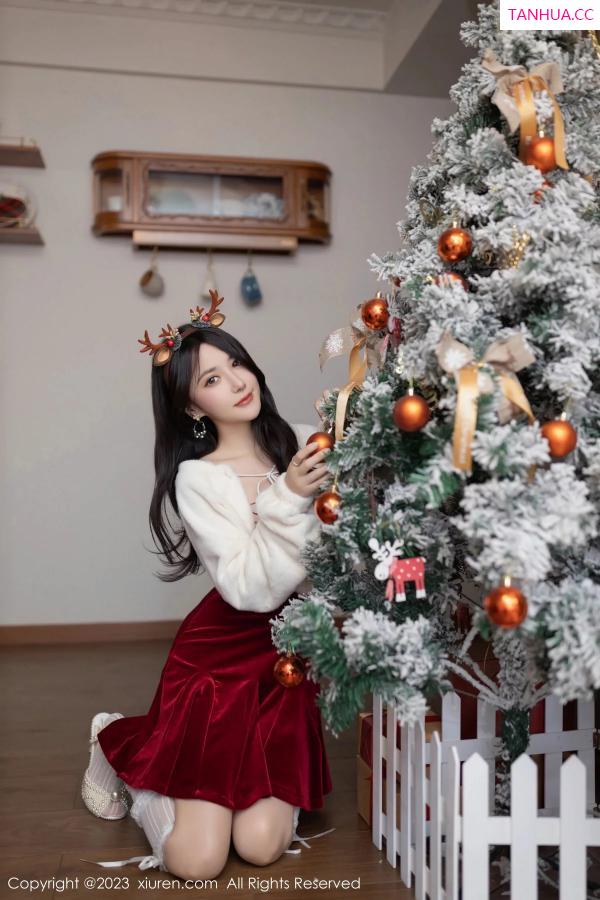 鱼子酱fish  [XiuRen]高清写真图 2023.12.22 No.7854 鱼子酱Fish 圣诞美腿第5张图片
